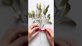 MAKING MISTLETOE WITH CREPE PAPER | Super Easy Christmas Project | #Shorts