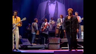 Rock and Roll Music – Chuck Berry & Etta James live 1986