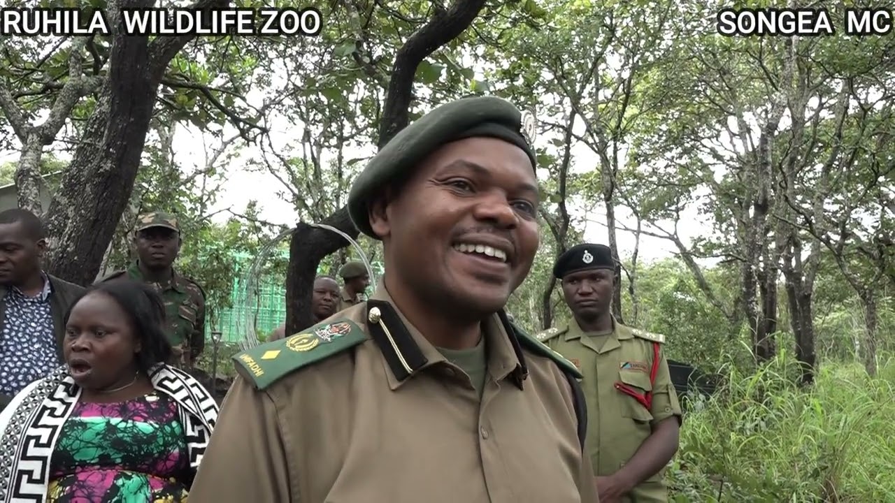 SIMBA WAWILI JIKE " LUCY NA RIANA " WAWASILI RUHILA ZOO. - YouTube