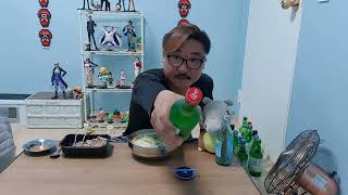 소주원샷950병,951병째.랜덤 소주뽑기 편육 도가니국수.(mukbang one bottle one shot)