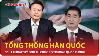 TT Hàn Quốc “không ngần ngại” kí đơn từ chức Bộ trưởng Quốc phòng, tướng nghỉ hưu bất ngờ thay thế