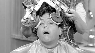 Lucy Gives Ricky a Hair Treatment!