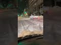 雪が一面を覆う道路で軽トラが快速連続ドリフトをかます