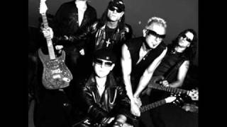Scorpions - Is There Anybody There + lyrics