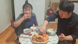 먹방mukbang 포기김치 시금치국먹방 Gaji kimchi spinach soup(eating show)