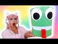 OPENING A *GIANT* RAINBOW FRIENDS HEAD! green edition...