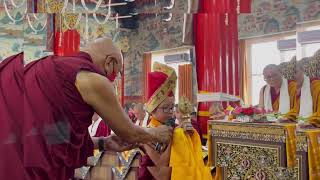 White Tara Long Life Offering ( Tenshug ) To His Holiness the Sakya Gongma Trichen Rinpoche.