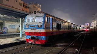 D19E-933 pulled train SNT1, trip from Nha Trang to Saigon (November 16, 2023)