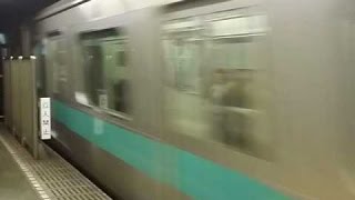 [警笛あり]E233系2000番台東京メトロ千代田線 明治神宮前駅到着