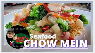 Steps of making a delicious Seafood Chow Mein