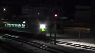 【22時過ぎに岡谷駅に到着する。E351系スーパーあずさ33号】　中央東線　岡谷駅到着　night（夜景）