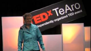 Deconstructing Fear, a Personal Adventure : Sarah Wilson at TEDxTeAro