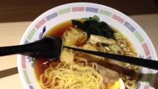 新宿駅南口改札の立ち食いラーメン