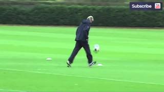 Arsene Wenger's UNBELIEVABLE samba skills...