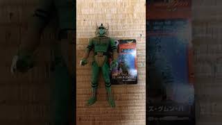 圧倒的クオリティ仮面ライダークウガのグロンギ【ズ・グムン・バ】のソフビが330円で売ってたから買ってきた