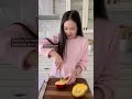 how to peel a mango big brain edition