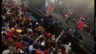 Simple Plan - Addicted (Live)