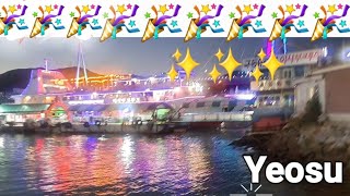 Paseo nocturno en crucero, Yeosu, Corea del Sur.여수 밤바다 미남 크루즈