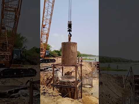 Dynamic load test on a pile