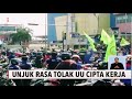 Massa Buruh di Purwakarta Tutup Akses Jalan Protokol dan Arteri - iNews Siang 07/10