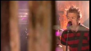 Sum 41 - Walking Disaster (Live @ MTV 