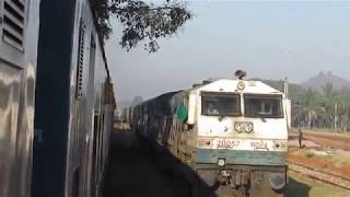 HUBBALLI JAN SHATABDI Express crossing KARNATAKA SAMPARK KRANTI Express!