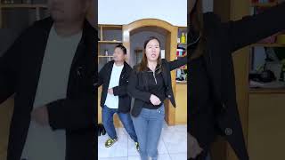 我说了我不会跳舞老婆非要我跟她一起跳苹果香，这舞跳得有多难看 #小龚哥欢乐多 #小龚哥小龚嫂 #搞笑视频 #搞笑夫妻 #看一遍笑一遍#劇情#情感#生活#shorts