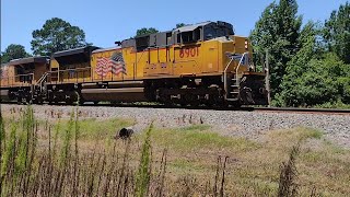 Northbound UP manifest with SD70AH leader on the LR Subdivision