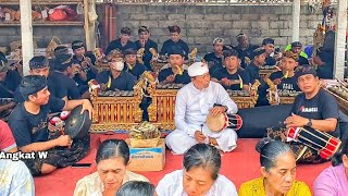 Angklung Diiringi Kidung Geguritan Ritatkala Negtegang Ngaben Masal Umat Hindu,Tegal Bebalang Bali