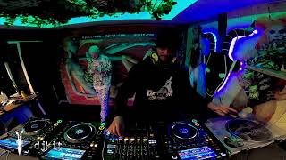 TJ b2b Crossy b2b Amplify