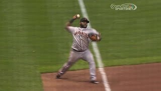 SF@MIL: Panda makes long throw to get out at first