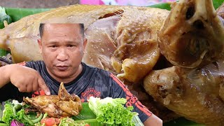 ไก่บ้านต้มน้ำปลาฉีกกินเป็นตัวแกล้มตำถั่วคักคือเก่าครับ#บ่าวแดก Channel