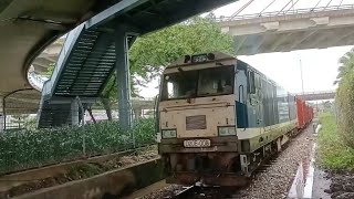 D20E - 008 pulled freight train run under Nga Ba Hue overpass