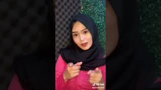 jilbab emang beda