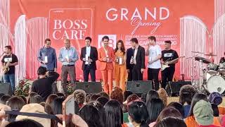 บรรยากาศในงานเปิดตัวสินค้าตัวใหม่BOSS CAREของบอสบอยกับผู้ที่มาร่วมแสดงความยินดีปลื้มคนเยอะมาก