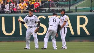 2013.4.29　甲子園　投手交代の時の　大和・福留・マートン