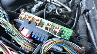 K40 relay. Normal behaviour. Non starting problem fault finding - SLK R170 Restoration Video 11