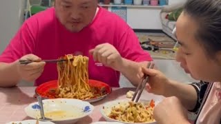 mukbang HAKIKI老婆的套路越來越深了＃家庭趣事＃幸福的一家人＃拒絕浪費光盤行動