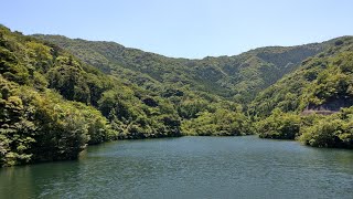 名前も知らない小さなダム湖 The Lake formed by a small dam in Japan.