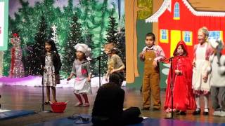 Ari and her classmate's 2015 Christmas play scene