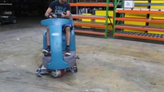 2016 TENNANT T7 SIT DOWN FLOOR SCRUBBER