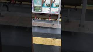 阪急 高槻市駅🚉にて 特急 京都河原町行き 9300系 9304F編成 ドア閉めまでの様子