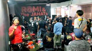 ROMI & The JAHATs - film murahan  (live Acoustic)