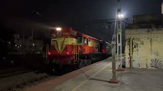 Alco powerd Ernakulam Hatia Dharti aba Express rake shunting at Ernakulam jn