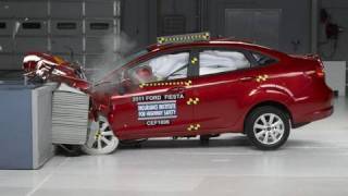 2011 Ford Fiesta sedan moderate overlap IIHS crash test