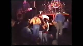 Mata Ratos - Eu Tenho Um Pobre ( ao vivo ROCK RENDEZ-VOUS EM 17 DE ABRIL DE 1988)