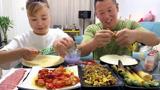 这次让你吃的舒服了#光盘行动拒绝浪费#夫妻日常#美食#eating show#eating challenge#husband and wife eating food