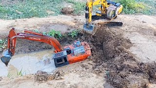 Hitachi 360H Long Reach Excavator Stuck In Deep Mud Heavy Recovery by Cat 320GC