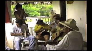 Tocando con Don Esteban Utrera, el camotal. 1995