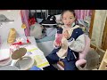 爸爸要小娜子去换零钱，小娜子拿出100直奔便利店买零食！【小娜子麻麻】